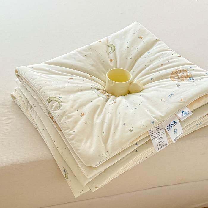 91家纺网 家纺一手货源 找家纺 米可 2025新款A类凉感丝冰豆豆夏凉被 月亮兔-米色