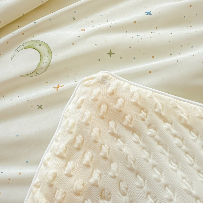 91家纺网 家纺一手货源 找家纺 米可 2025新款A类凉感丝冰豆豆夏凉被 月亮兔-米色