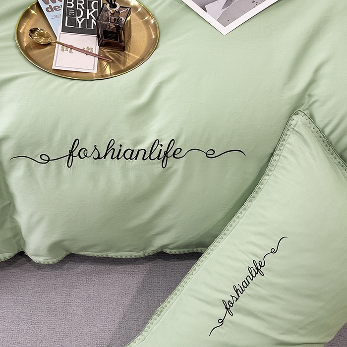 91家纺网 家纺一手货源 找家纺 2025新款13374全棉母婴级贝壳绣宽边枕套纯色刺绣三角针四件套全棉贡缎新疆长绒字母款 贝壳绣-炫彩绿