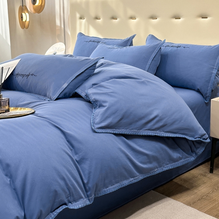 91家纺网 家纺一手货源 找家纺 2025新款13374全棉母婴级贝壳绣宽边枕套纯色刺绣三角针四件套全棉贡缎新疆长绒字母款 贝壳绣-宾利蓝