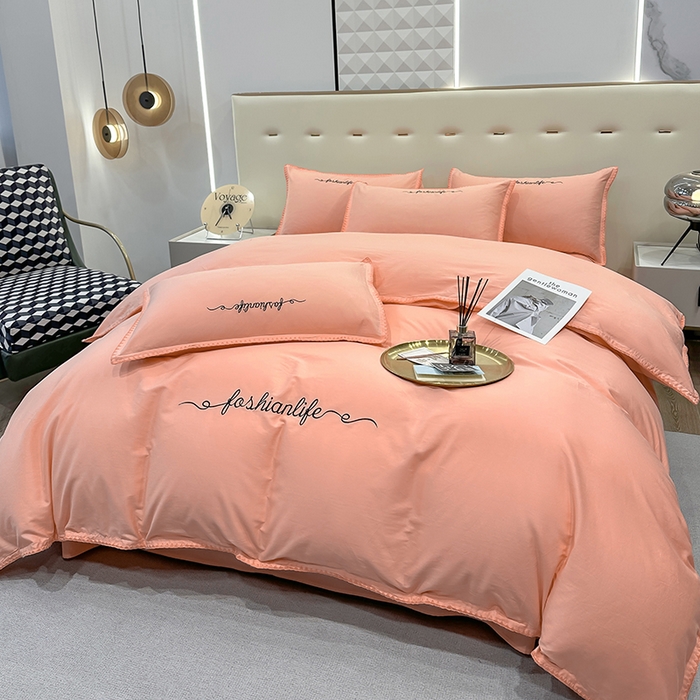 91家纺网 家纺一手货源 找家纺 2025新款13374全棉母婴级贝壳绣宽边枕套纯色刺绣三角针四件套全棉贡缎新疆长绒字母款 贝壳绣-玉颜粉