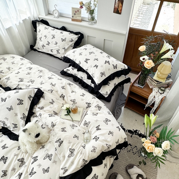 91家纺网 家纺一手货源 找家纺 芷凡家纺 2025新款皱皱云感棉赫本风韩式花边四件套 蝶梦