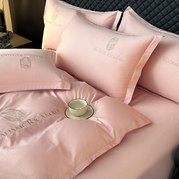 91家纺网 家纺一手货源 找家纺 梦莱斯2025新款长绒棉刺绣轻奢系列四件套 月夕粉