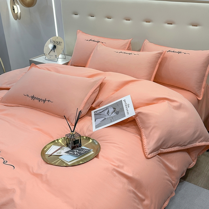 91家纺网 家纺一手货源 找家纺 2025新款13374全棉母婴级贝壳绣宽边枕套纯色刺绣三角针四件套全棉贡缎新疆长绒字母款 贝壳绣-玉颜粉