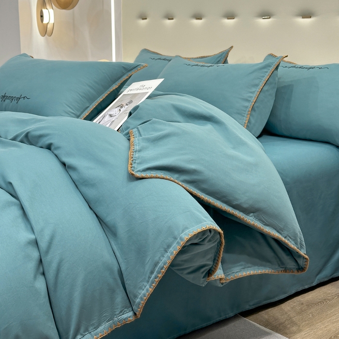 91家纺网 家纺一手货源 找家纺 2025新款13374全棉母婴级贝壳绣宽边枕套纯色刺绣三角针四件套全棉贡缎新疆长绒字母款 贝壳绣-摩卡绿