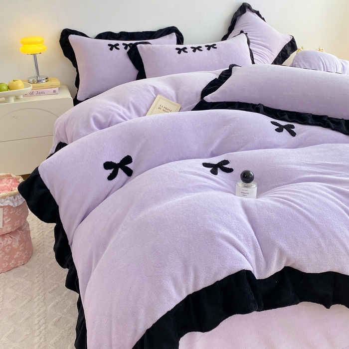 91家纺网 家纺一手货源 找家纺 梦莱斯2025新款黑边绣花牛奶绒四件套 蝴蝶结-紫