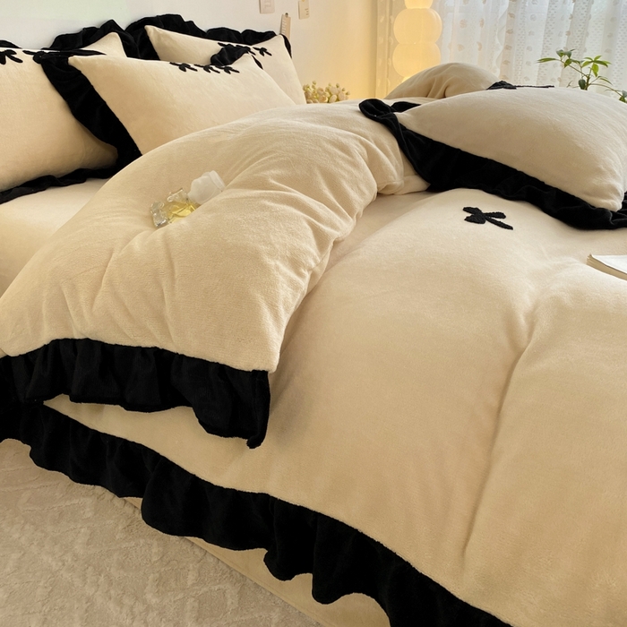 91家纺网 家纺一手货源 找家纺 梦莱斯2025新款黑边绣花牛奶绒四件套 蝴蝶结-咖