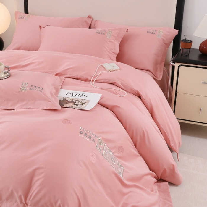 91家纺网 家纺一手货源 找家纺 优姿家纺2025新品高端加密全棉100支绣花宽边四件套 玫瑰花簇粉色