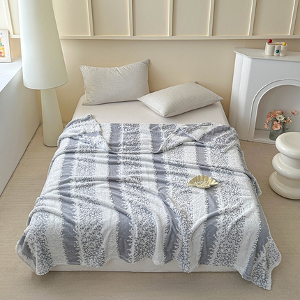 91家纺网 家纺一手货源 找家纺 （总）枋梢家纺 2025新款ins风条纹阳离子提花保暖毛毯