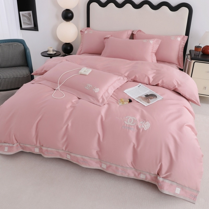 91家纺网 家纺一手货源 找家纺 优姿家纺2025新品高端加密全棉100支绣花宽边四件套 奢侈生活-粉色