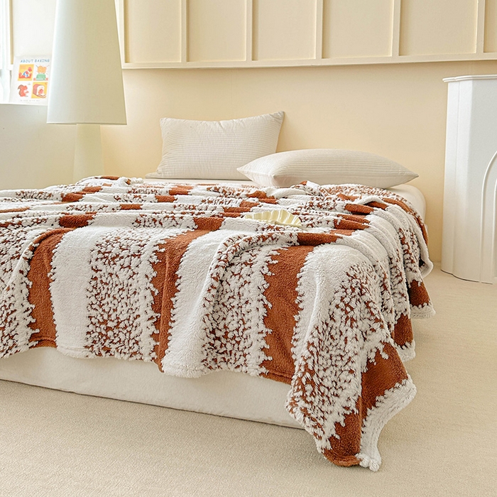 91家纺网 家纺一手货源 找家纺 枋梢家纺 2025新款ins风条纹阳离子提花保暖毛毯 韵咖