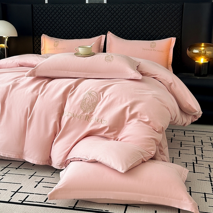 91家纺网 家纺一手货源 找家纺 梦莱斯2025新款长绒棉刺绣轻奢系列四件套 月夕粉