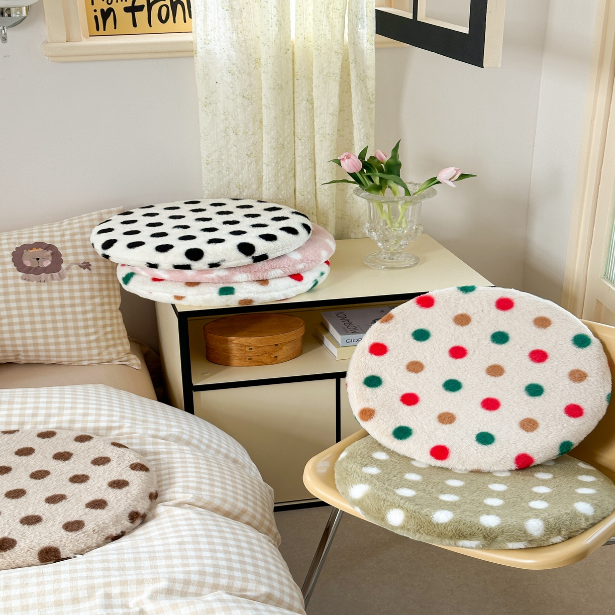 91家纺网 家纺一手货源 找家纺 （总）美茉家居 2025新款兔毛绒波点坐垫