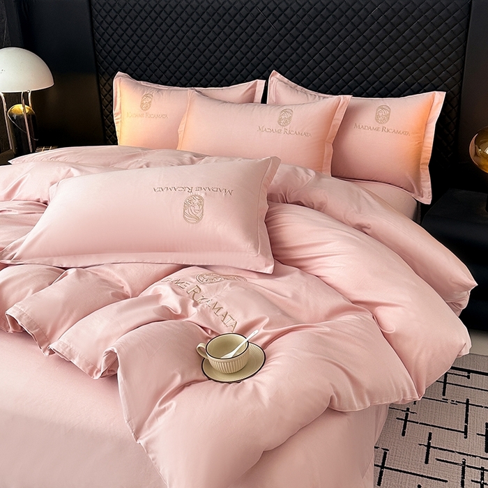 91家纺网 家纺一手货源 找家纺 梦莱斯2025新款长绒棉刺绣轻奢系列四件套 月夕粉