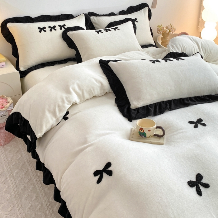 91家纺网 家纺一手货源 找家纺 （总）梦莱斯2025新款黑边绣花牛奶绒四件套