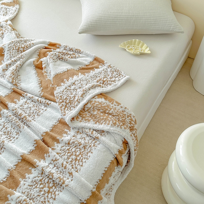 91家纺网 家纺一手货源 找家纺 枋梢家纺 2025新款ins风条纹阳离子提花保暖毛毯 暖棕