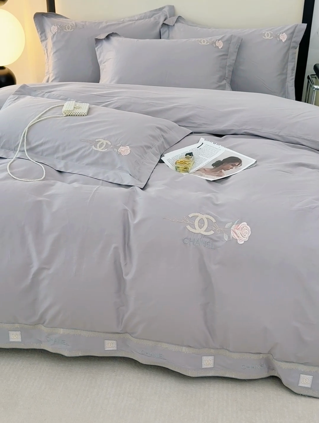 91家纺网 家纺一手货源 找家纺 优姿家纺2025新品高端加密全棉100支绣花宽边四件套 奢侈生活-深灰