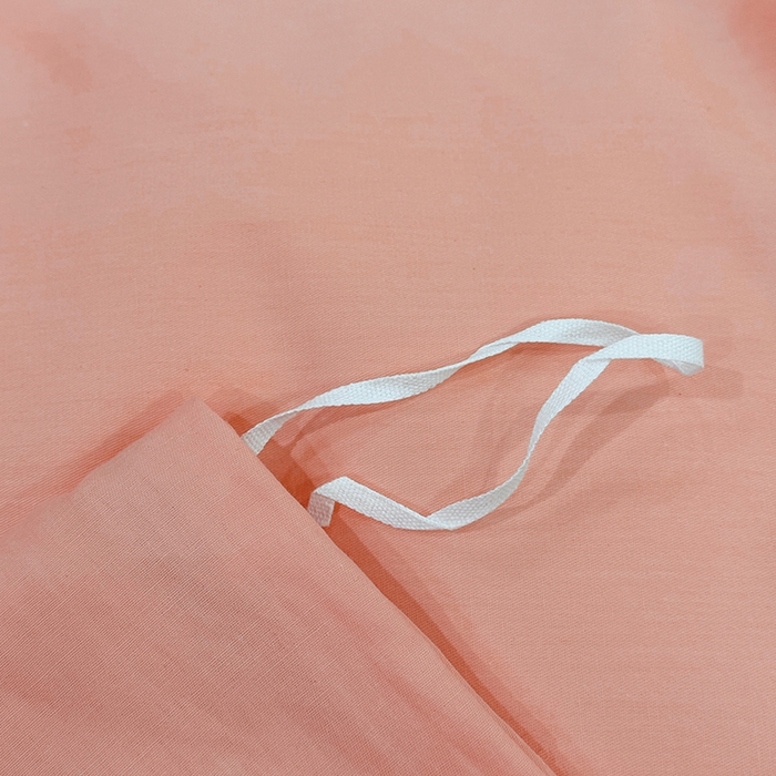 91家纺网 家纺一手货源 找家纺 2025新款13374全棉母婴级贝壳绣宽边枕套纯色刺绣三角针四件套全棉贡缎新疆长绒字母款 贝壳绣-玉颜粉