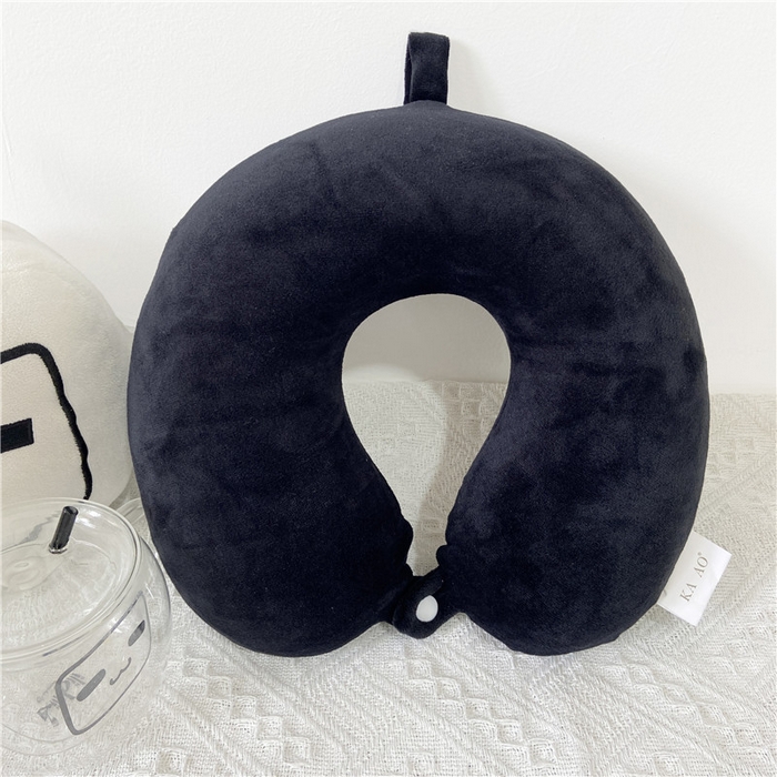 91家纺网 家纺一手货源 找家纺 卡奥家纺 2025新款纯U型枕旅行颈椎枕 黑色32*31*12