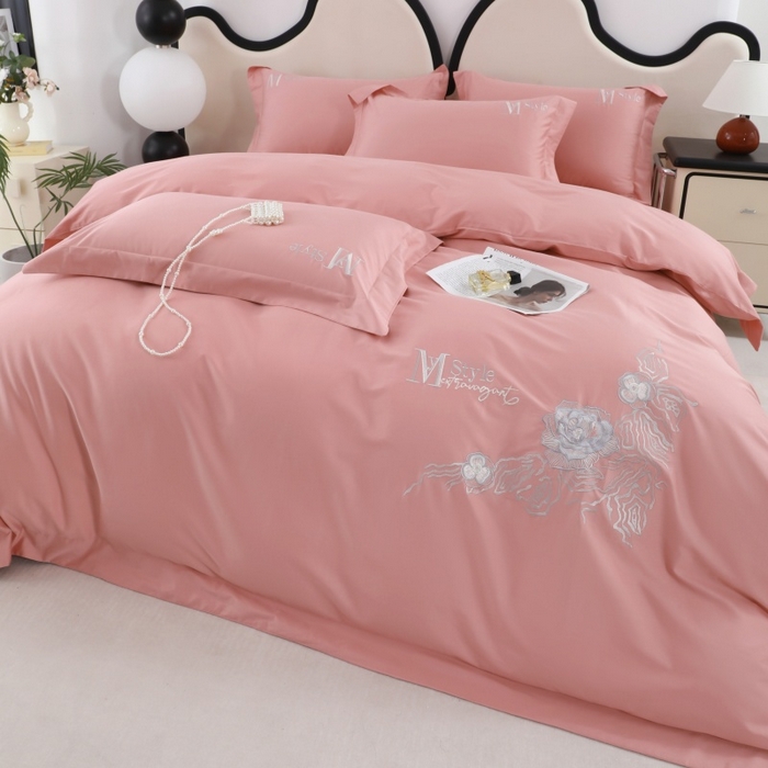 91家纺网 家纺一手货源 找家纺 优姿家纺2025新品高端加密全棉100支绣花宽边四件套 淡雅生活-粉色