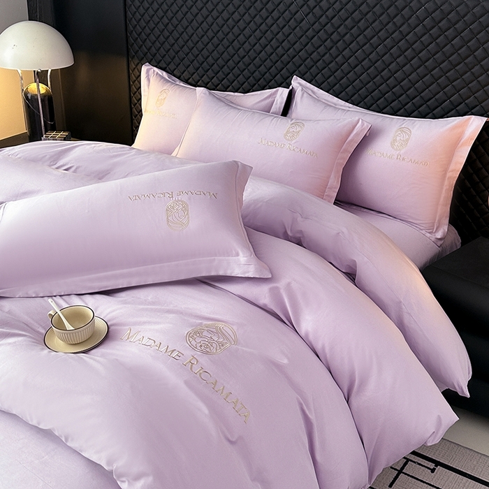 91家纺网 家纺一手货源 找家纺 梦莱斯2025新款长绒棉刺绣轻奢系列四件套 梦幻紫