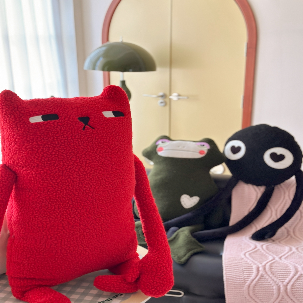 91家纺网 家纺一手货源 找家纺 （总）美茉家居 2025新款三个小可爱异形抱枕