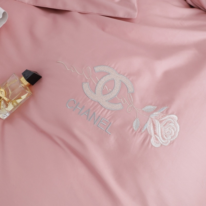 91家纺网 家纺一手货源 找家纺 优姿家纺2025新品高端加密全棉100支绣花宽边四件套 奢侈生活-粉色