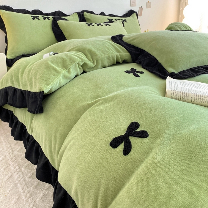 91家纺网 家纺一手货源 找家纺 梦莱斯2025新款黑边绣花牛奶绒四件套 蝴蝶结-绿