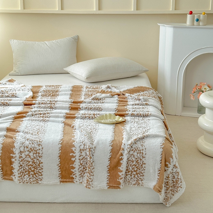 91家纺网 家纺一手货源 找家纺 枋梢家纺 2025新款ins风条纹阳离子提花保暖毛毯 暖棕