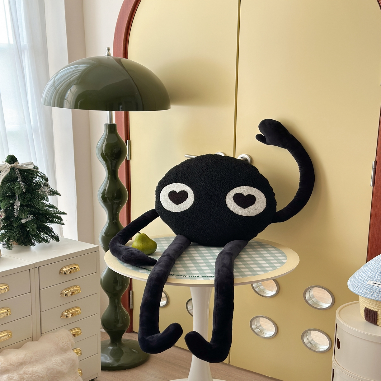 91家纺网 家纺一手货源 找家纺 美茉家居 2025新款三个小可爱异形抱枕 小黑