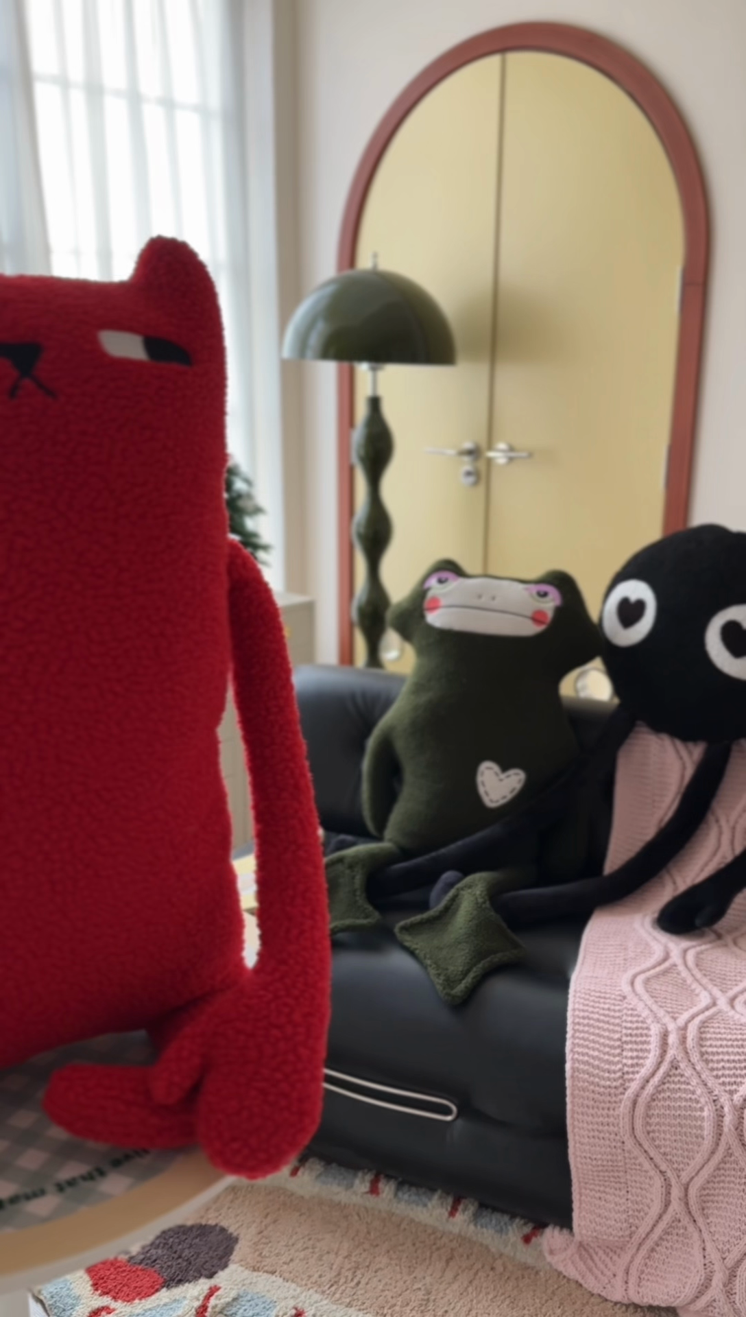 91家纺网 家纺一手货源 找家纺 （总）美茉家居 2025新款三个小可爱异形抱枕