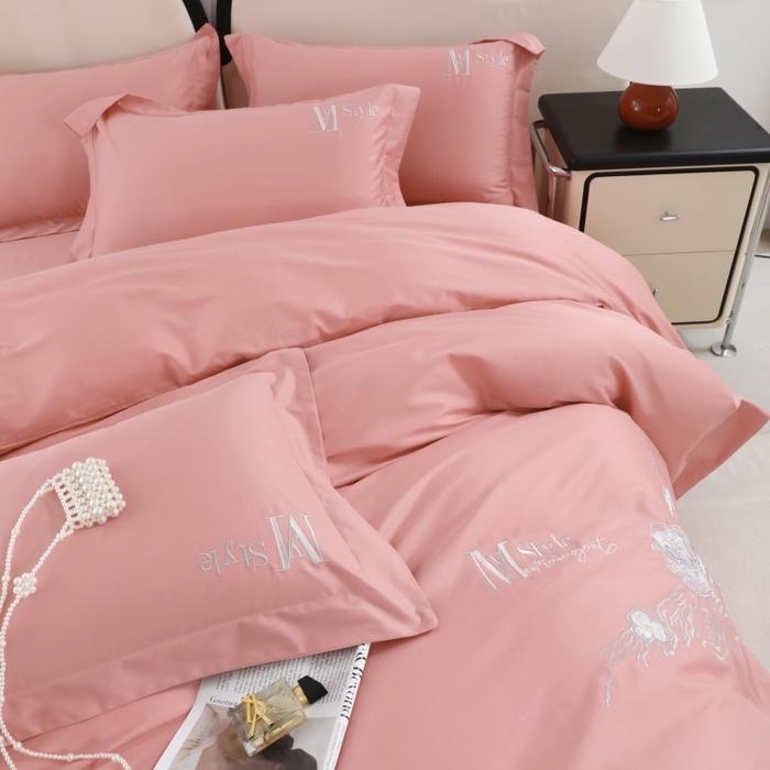 91家纺网 家纺一手货源 找家纺 优姿家纺2025新品高端加密全棉100支绣花宽边四件套 淡雅生活-粉色