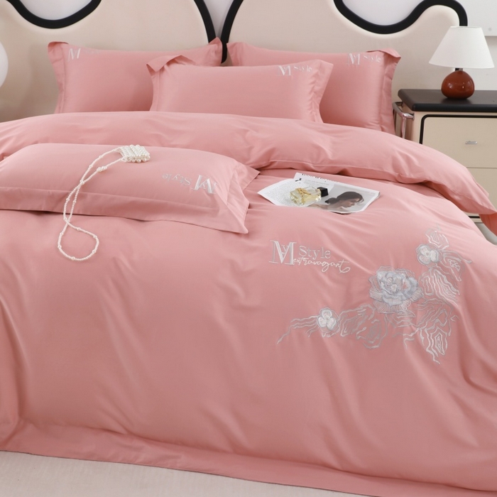 91家纺网 家纺一手货源 找家纺 优姿家纺2025新品高端加密全棉100支绣花宽边四件套 淡雅生活-粉色