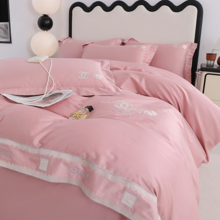 91家纺网 家纺一手货源 找家纺 优姿家纺2025新品高端加密全棉100支绣花宽边四件套 奢侈生活-粉色