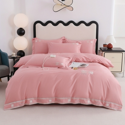 91家纺网 家纺一手货源 找家纺 优姿家纺2025新品高端加密全棉100支绣花宽边四件套 奢侈生活-豆沙红