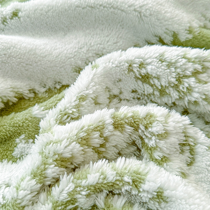 91家纺网 家纺一手货源 找家纺 枋梢家纺 2025新款ins风条纹阳离子提花保暖毛毯 绿影