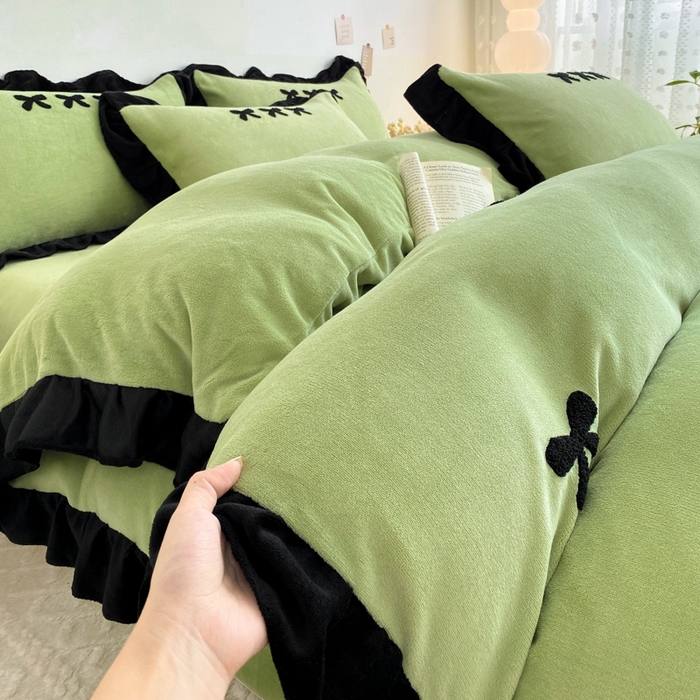 91家纺网 家纺一手货源 找家纺 梦莱斯2025新款黑边绣花牛奶绒四件套 蝴蝶结-绿