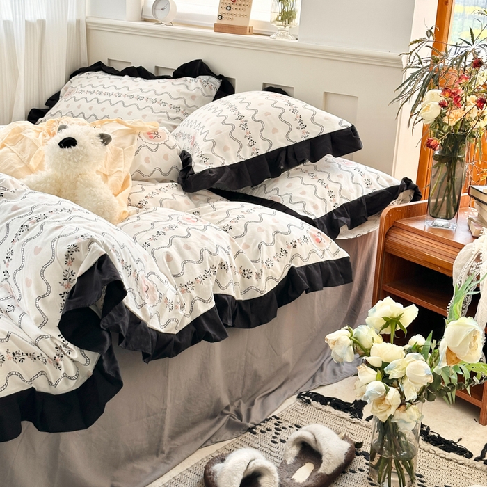 91家纺网 家纺一手货源 找家纺 芷凡家纺 2025新款皱皱云感棉赫本风韩式花边四件套 波纹