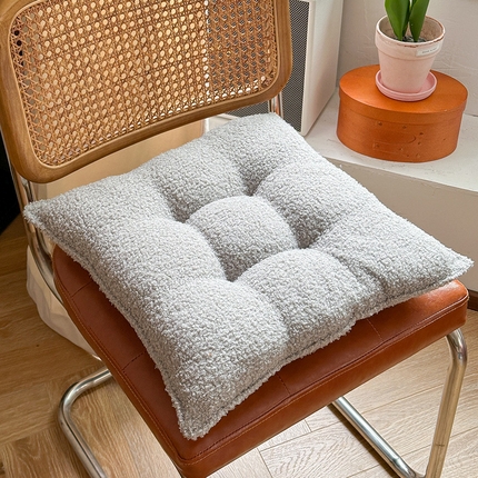 91家纺网 家纺一手货源 找家纺 美茉家居 2025新款泰迪绒方形坐垫 浅灰