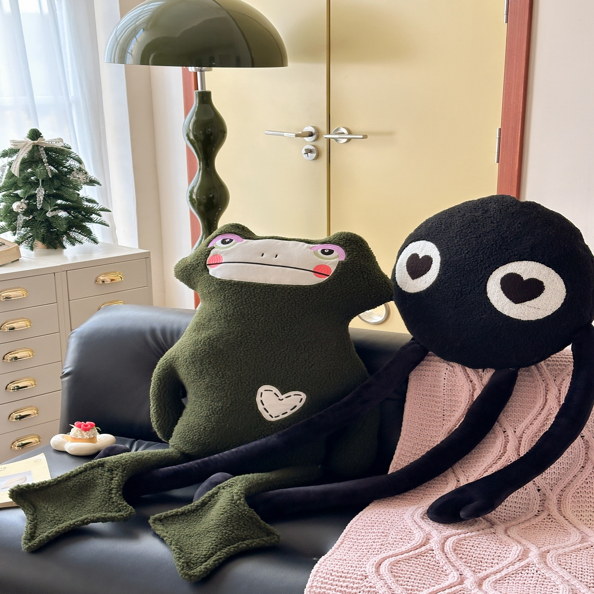 91家纺网 家纺一手货源 找家纺 （总）美茉家居 2025新款三个小可爱异形抱枕