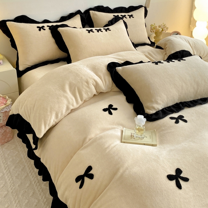91家纺网 家纺一手货源 找家纺 梦莱斯2025新款黑边绣花牛奶绒四件套 蝴蝶结-咖
