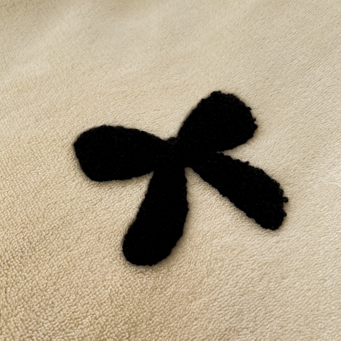 91家纺网 家纺一手货源 找家纺 梦莱斯2025新款黑边绣花牛奶绒四件套 蝴蝶结-咖