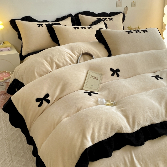 91家纺网 家纺一手货源 找家纺 梦莱斯2025新款黑边绣花牛奶绒四件套 蝴蝶结-咖