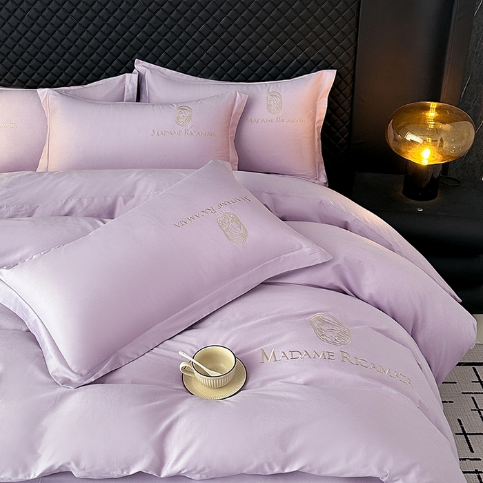 91家纺网 家纺一手货源 找家纺 梦莱斯2025新款长绒棉刺绣轻奢系列四件套 梦幻紫