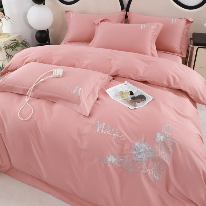 91家纺网 家纺一手货源 找家纺 优姿家纺2025新品高端加密全棉100支绣花宽边四件套 淡雅生活-粉色