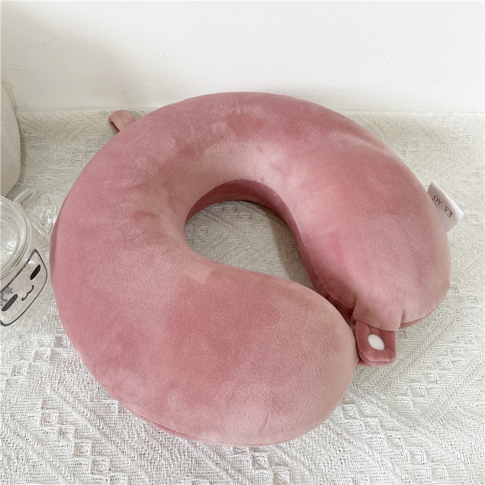 91家纺网 家纺一手货源 找家纺 卡奥家纺 2025新款纯U型枕旅行颈椎枕 樱红32*31*12