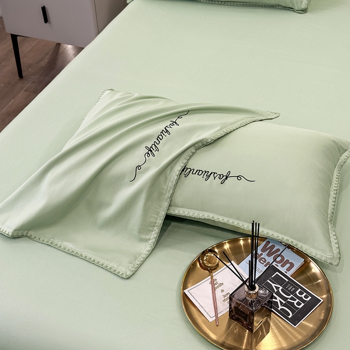 91家纺网 家纺一手货源 找家纺 2025新款13374全棉母婴级贝壳绣宽边枕套纯色刺绣三角针四件套全棉贡缎新疆长绒字母款 贝壳绣-炫彩绿