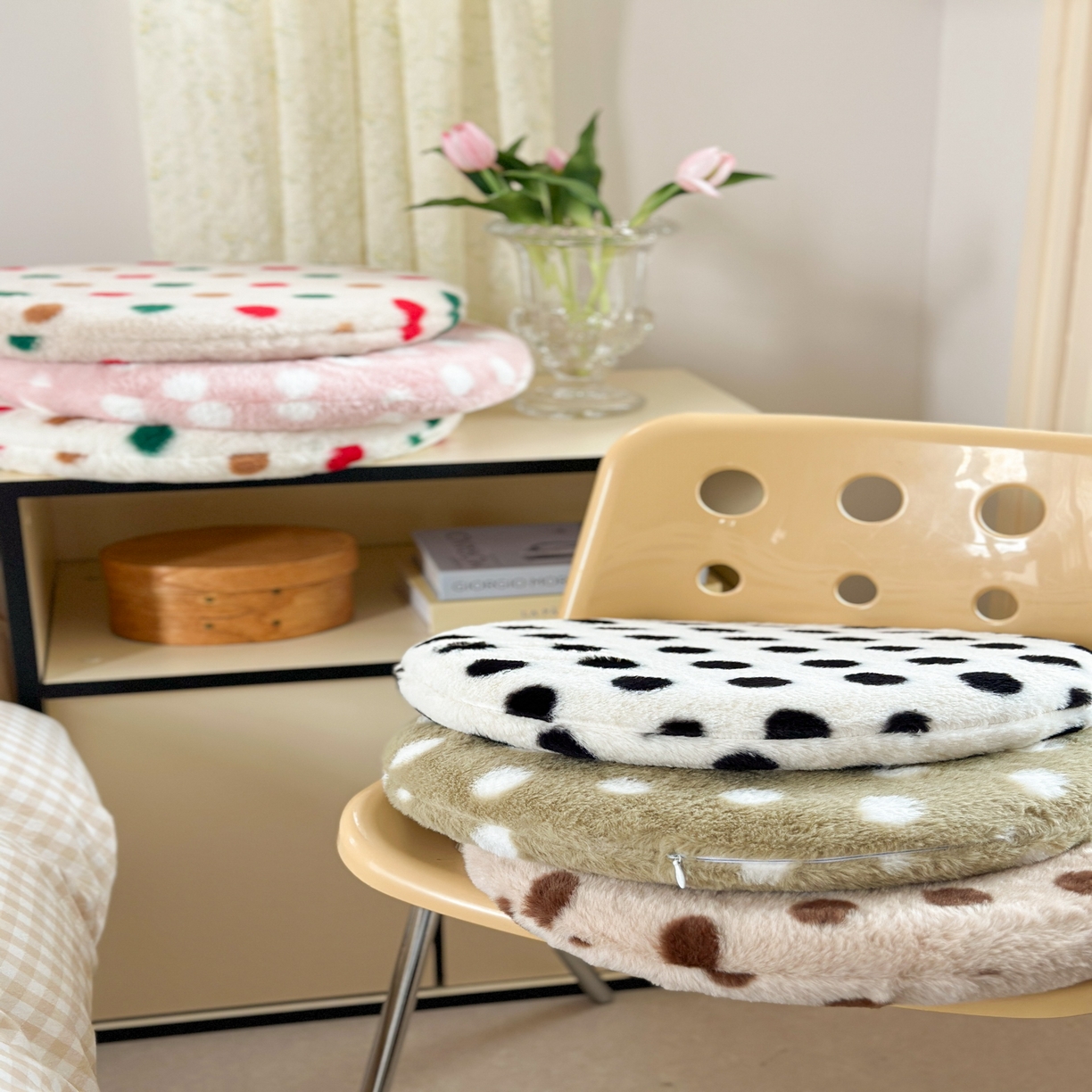 91家纺网 家纺一手货源 找家纺 （总）美茉家居 2025新款兔毛绒波点坐垫