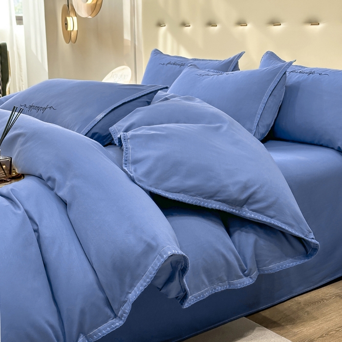 91家纺网 家纺一手货源 找家纺 2025新款13374全棉母婴级贝壳绣宽边枕套纯色刺绣三角针四件套全棉贡缎新疆长绒字母款 贝壳绣-宾利蓝