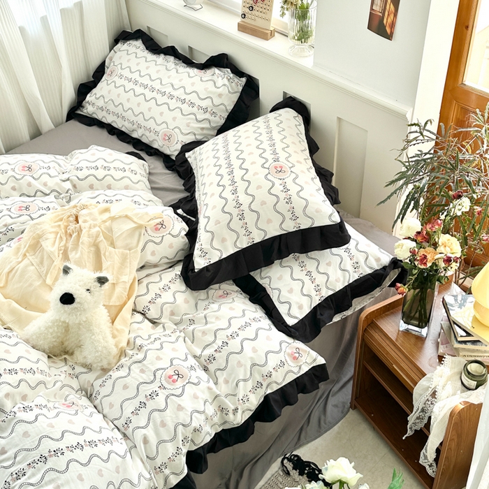 91家纺网 家纺一手货源 找家纺 芷凡家纺 2025新款皱皱云感棉赫本风韩式花边四件套 波纹